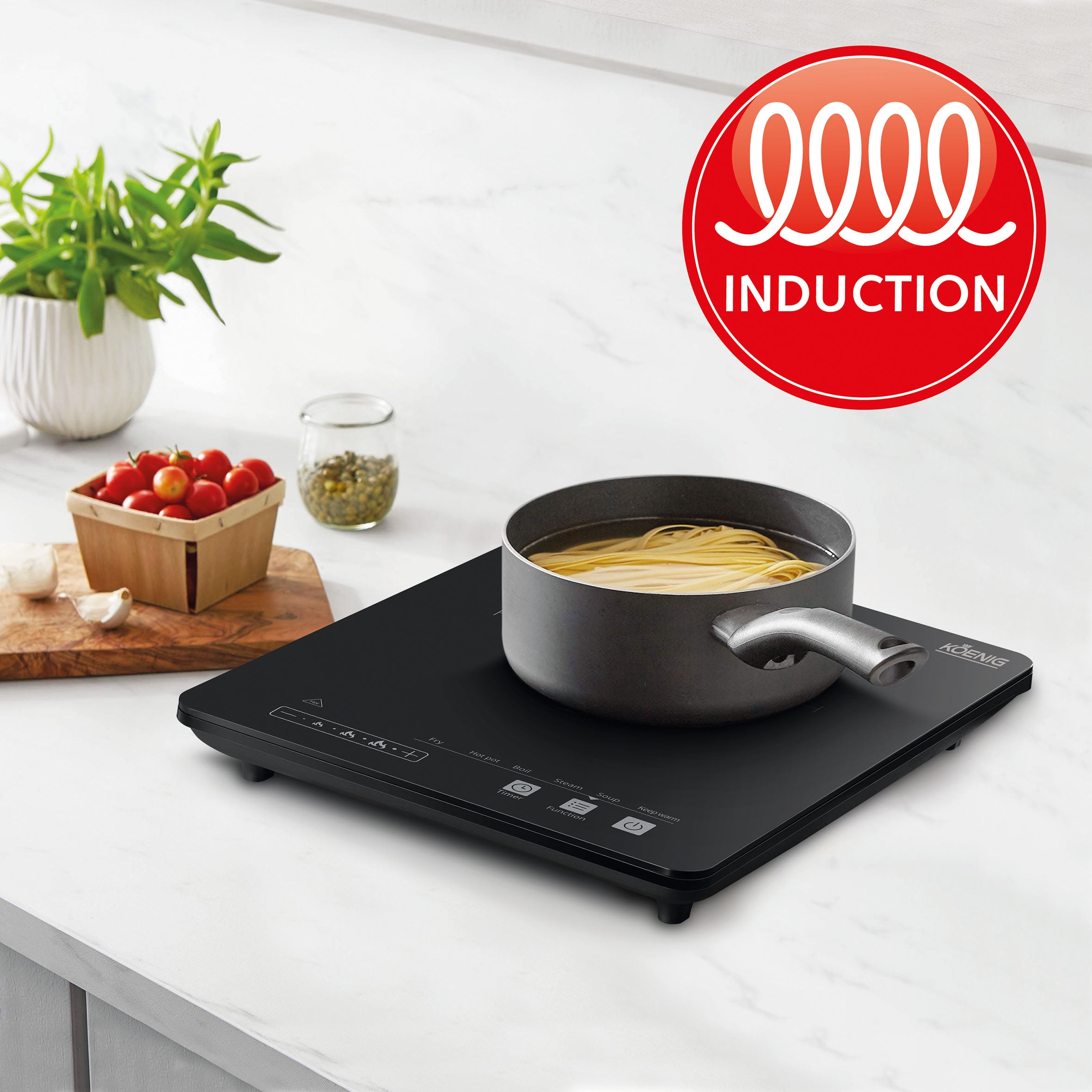 Die Induktionskochplatte Slim von KOENIG ist die ideale Lösung für alle, die platzsparend, flexibel und effizient kochen möchten.