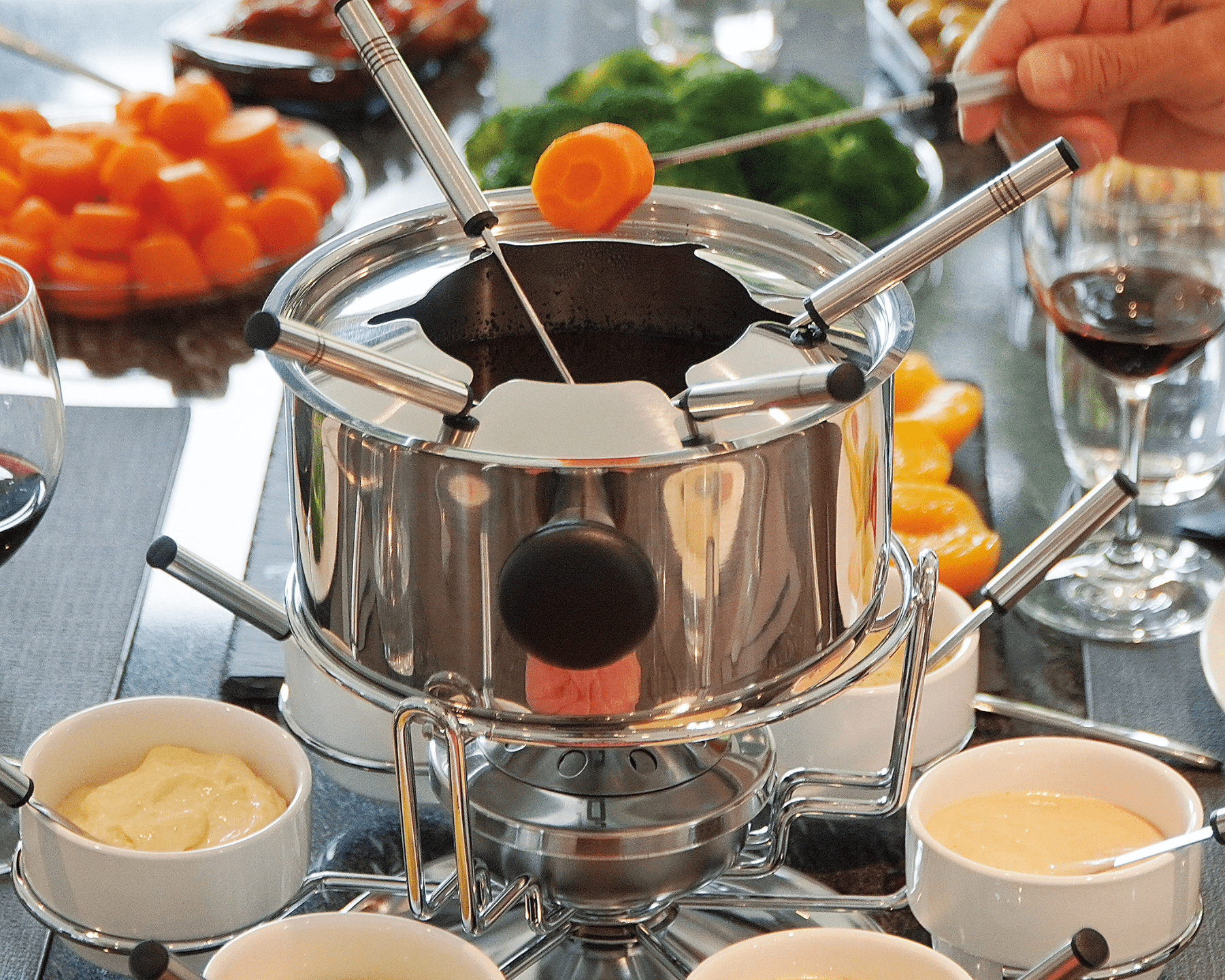 Fleischfondue - Set mit Gabeln und Saucenschüsseln von rotel - kitchen - more.ch
