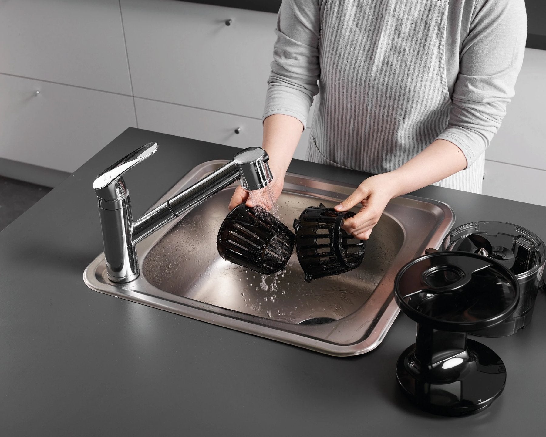 HUROM Slow Juicer H100 - kitchen-more.ch, kostenloser Versand in der ganzen Schweiz