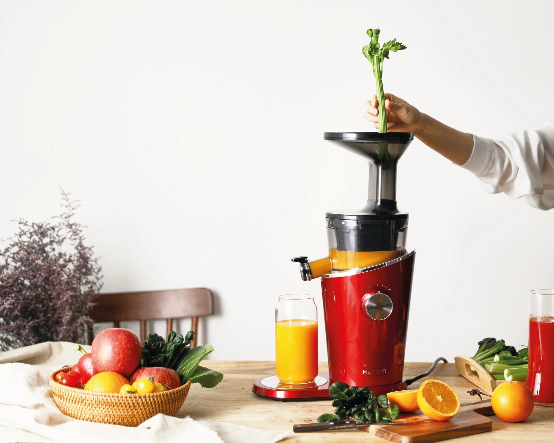 HUROM Slow Juicer H100 - kitchen-more.ch, kostenloser Versand in der ganzen Schweiz