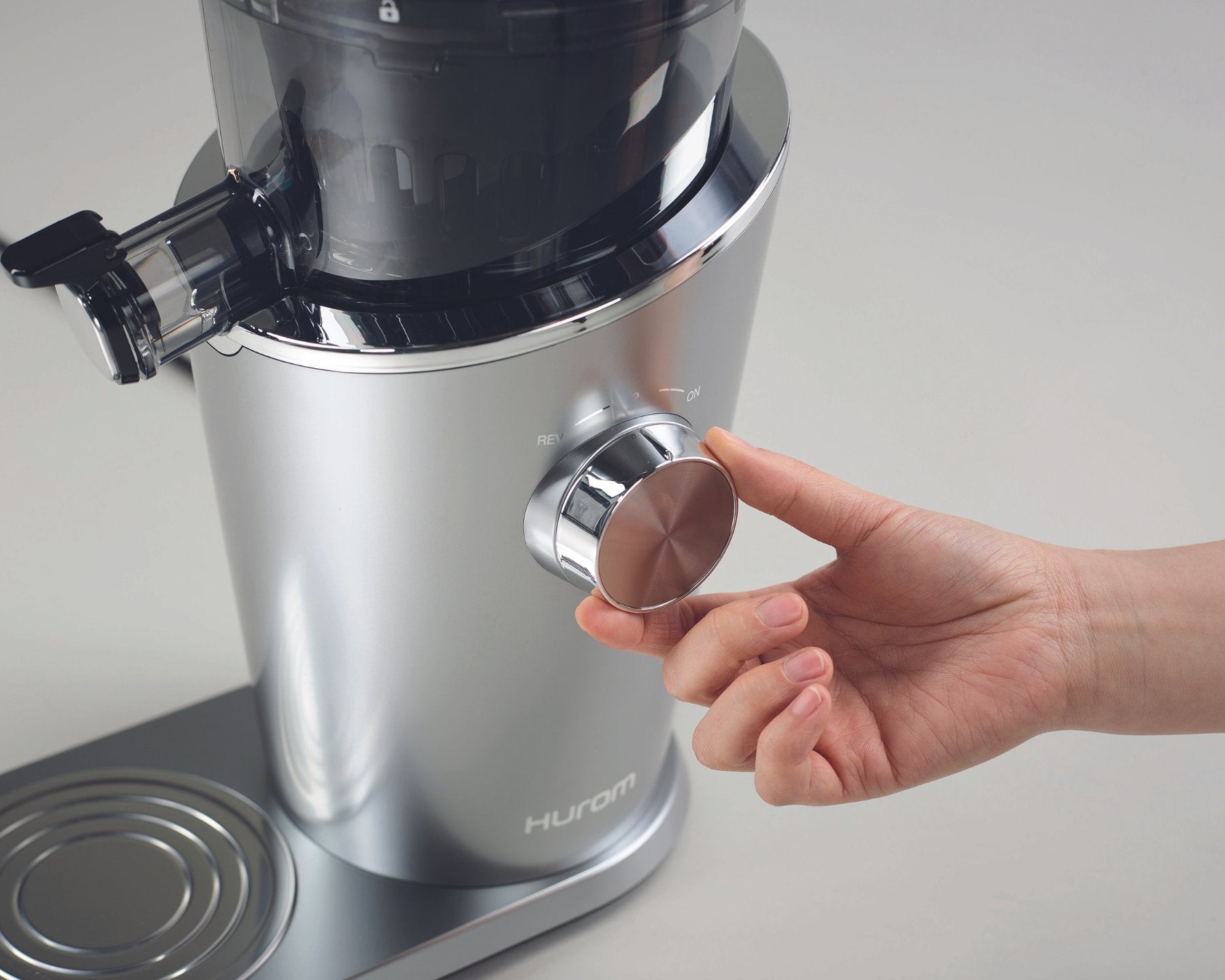 HUROM Slow Juicer H100 - kitchen-more.ch, kostenloser Versand in der ganzen Schweiz