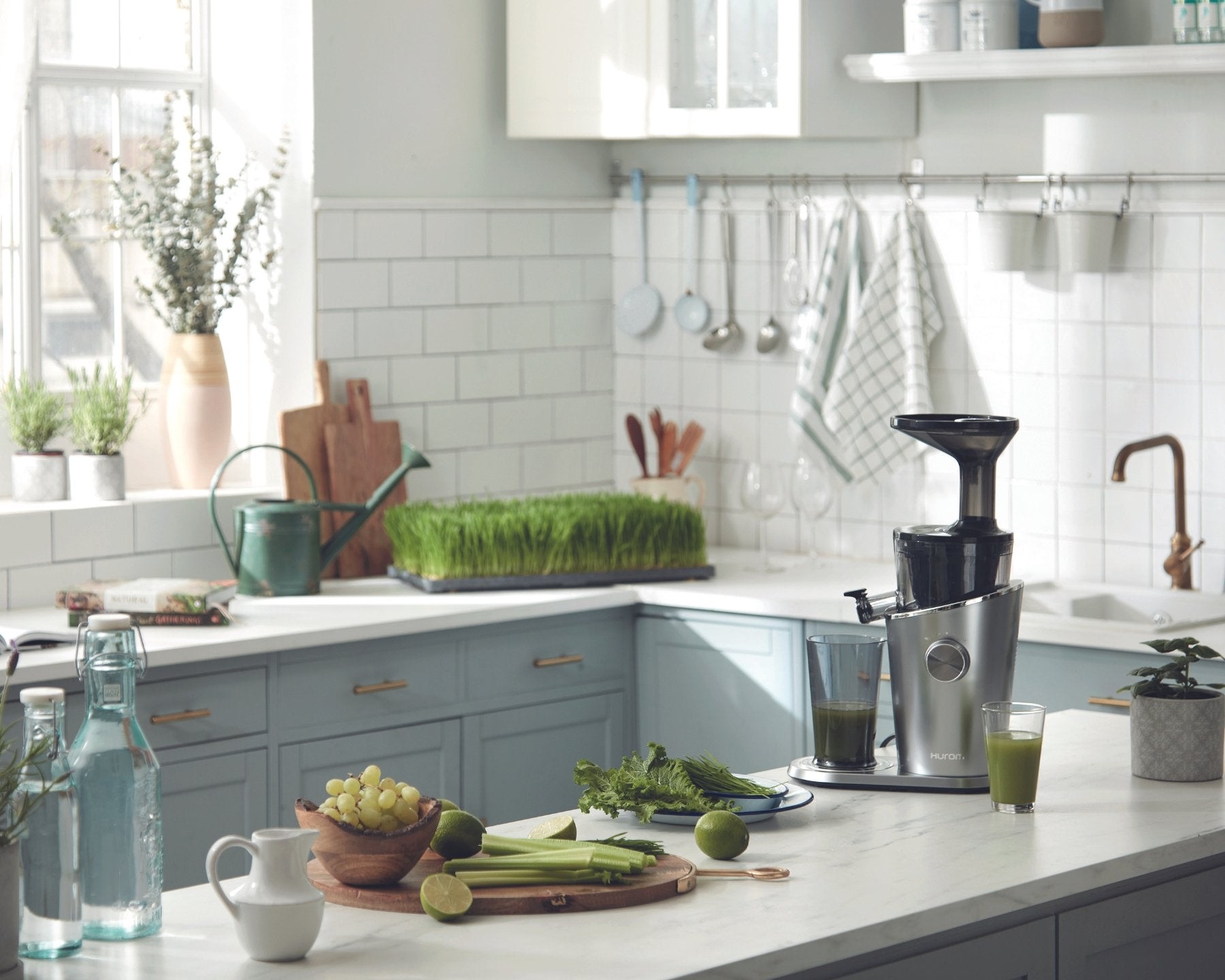 HUROM Slow Juicer H100 - kitchen-more.ch, kostenloser Versand in der ganzen Schweiz